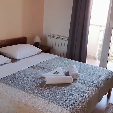 Lili ゲストハウス 4*