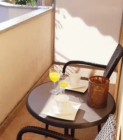 ゲストハウス Lili 4*