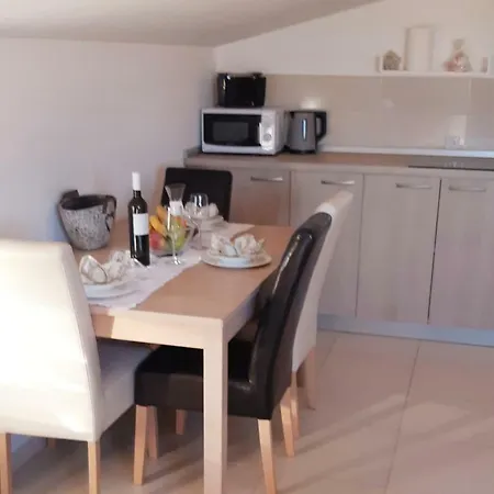Casa de hóspedes Lili Sukošan