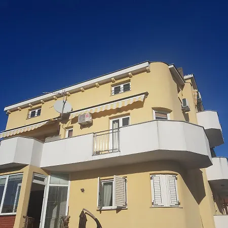 Lili ゲストハウス Sukošan