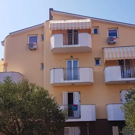 Lili Guest house