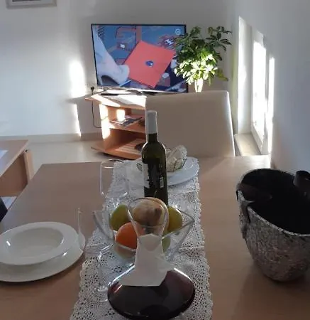 Lili Guest house *
