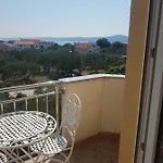 Lili 4*