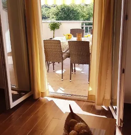 Lili Pensjonat Sukošan