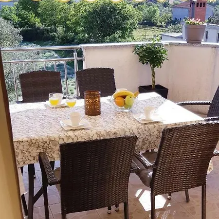 Lili 4* Sukošan